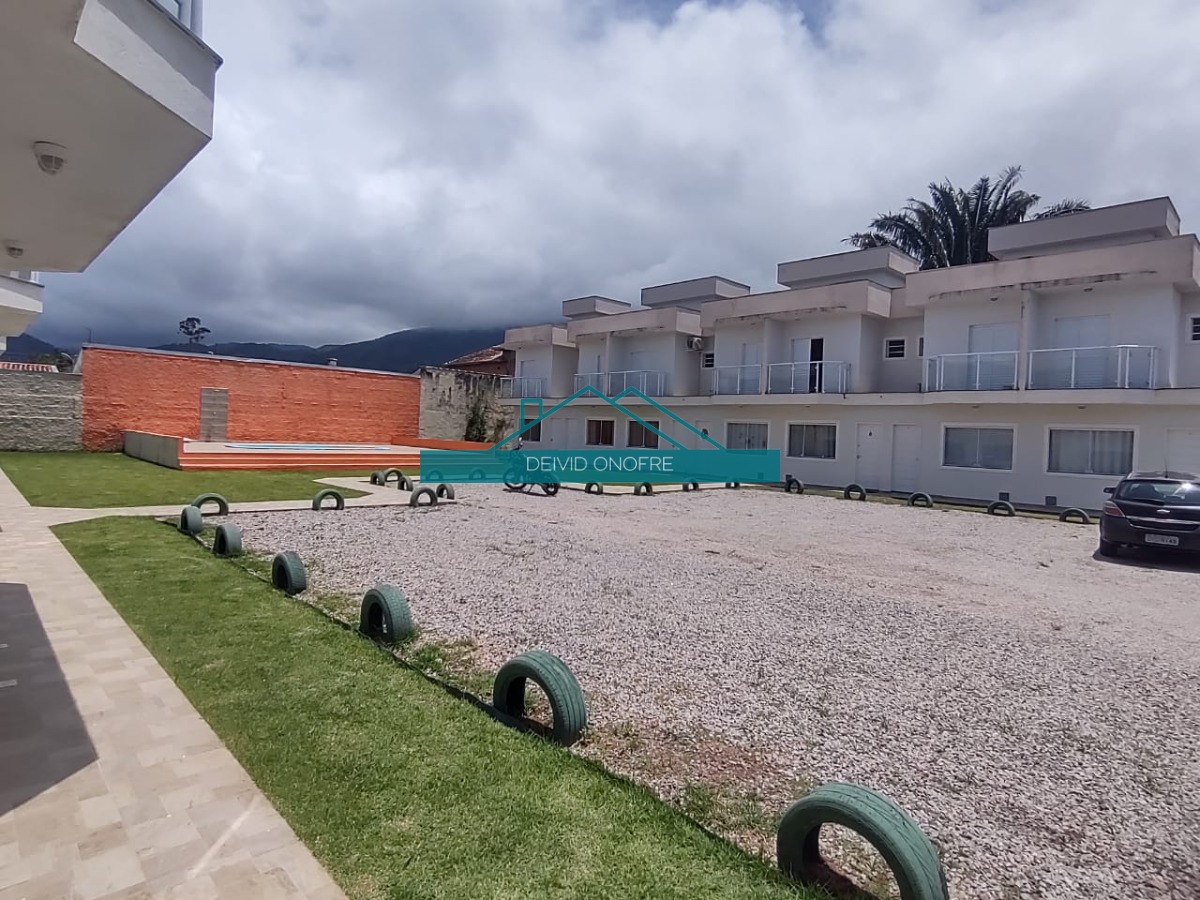 Casa de Condomínio à venda e aluguel com 2 quartos, 72m² - Foto 2