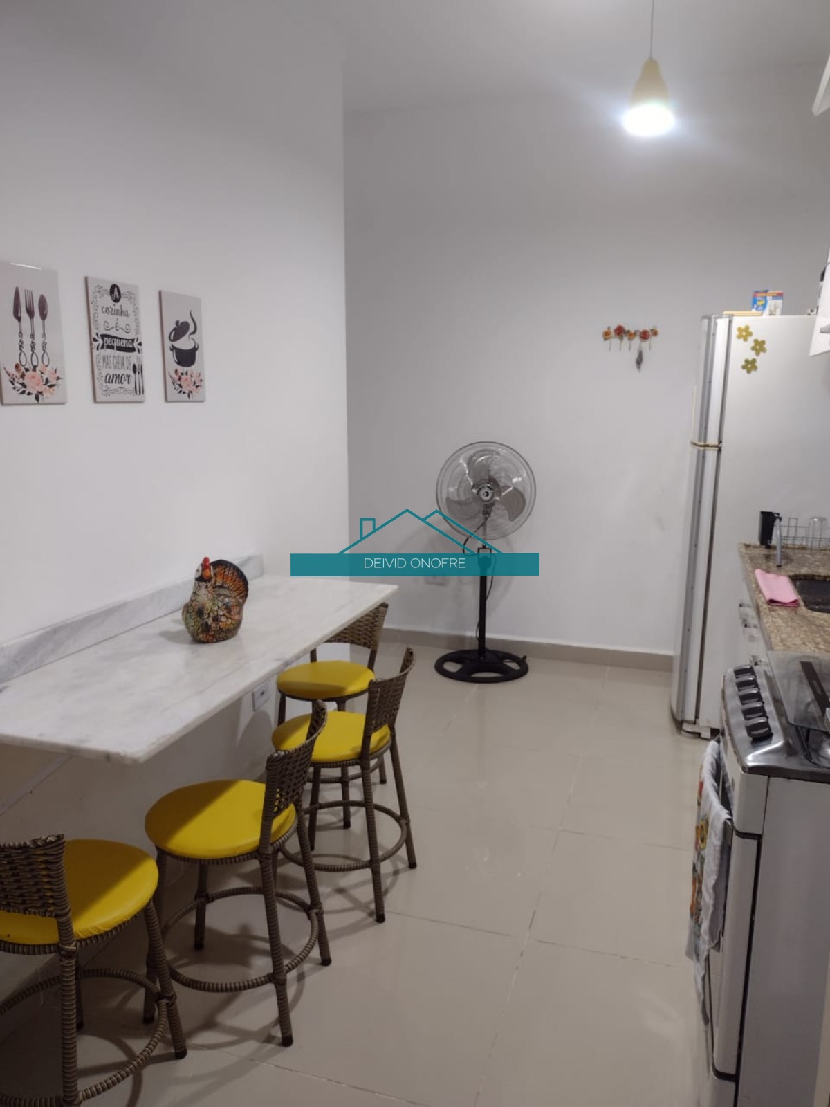 Casa à venda com 2 quartos, 70m² - Foto 12